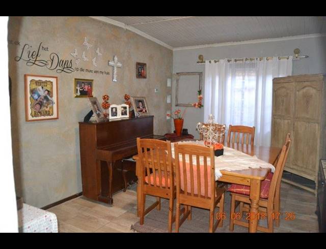 4 BEDROOM HOUSE FOR SALE IN PRESIDENTSDAM